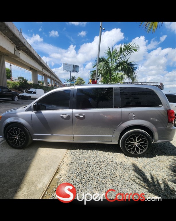 2018 Dodge Grand Caravan — foto 8 / 10