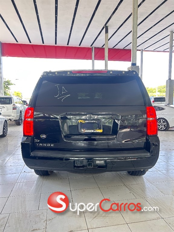 2018 Chevrolet Tahoe LT — foto 7 / 12