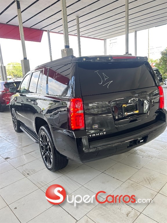 2018 Chevrolet Tahoe LT — foto 8 / 12