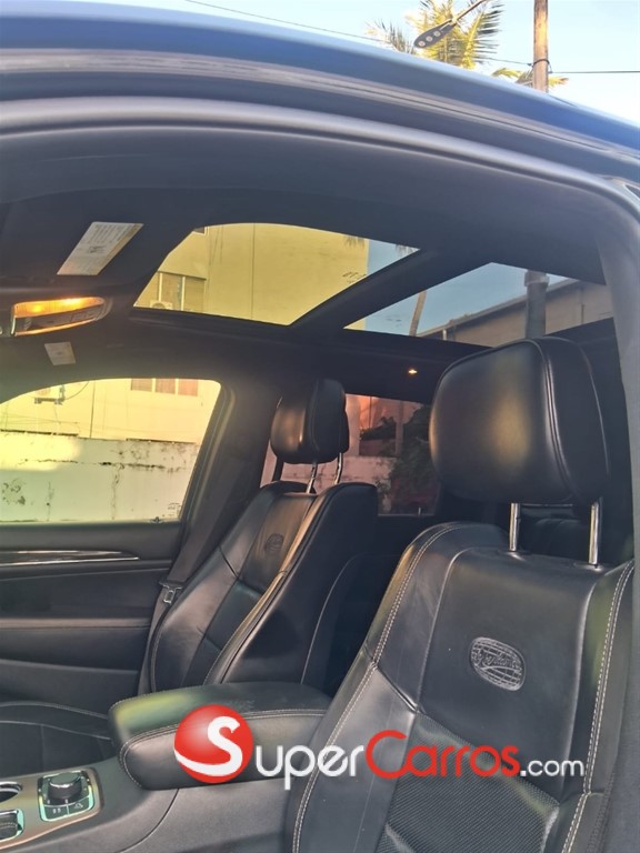 2017 Jeep Grand Cherokee Overland — foto 2 / 11