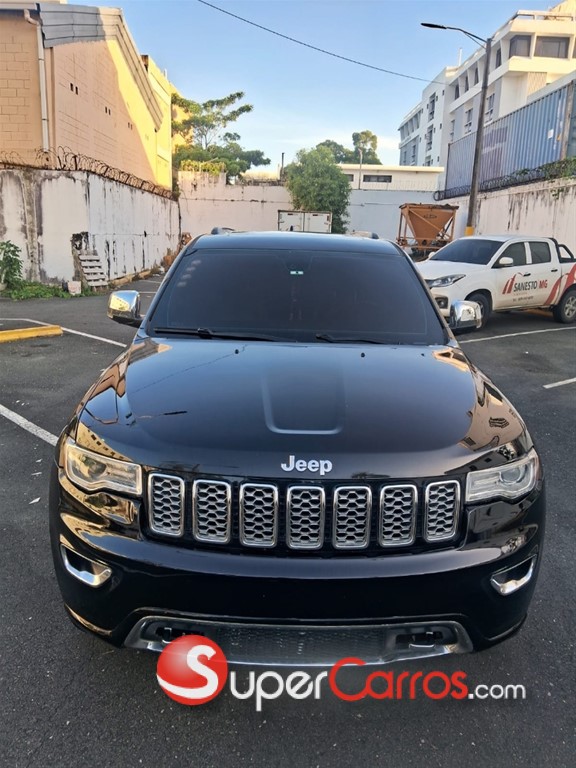2017 Jeep Grand Cherokee Overland — foto 8 / 11