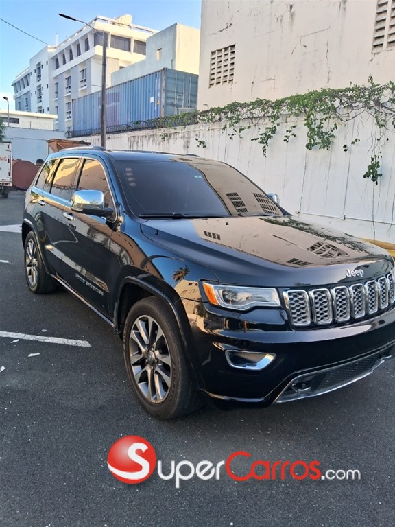 2017 Jeep Grand Cherokee Overland — foto 9 / 11