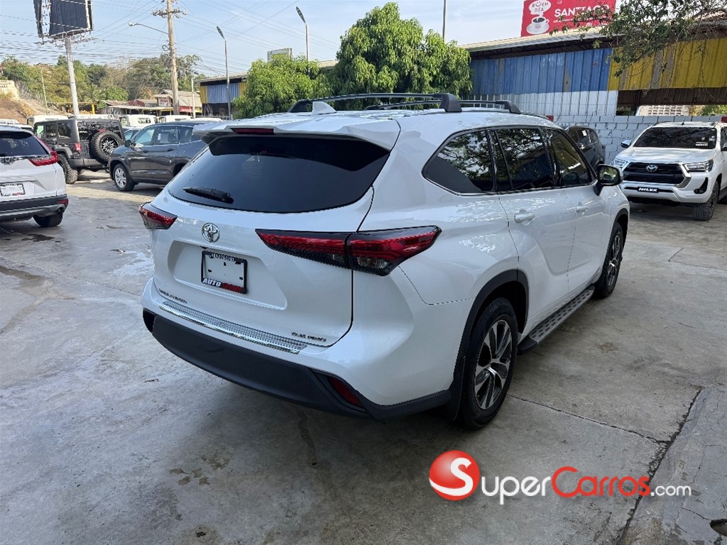 2021 Toyota Highlander XLE — foto 3 / 12