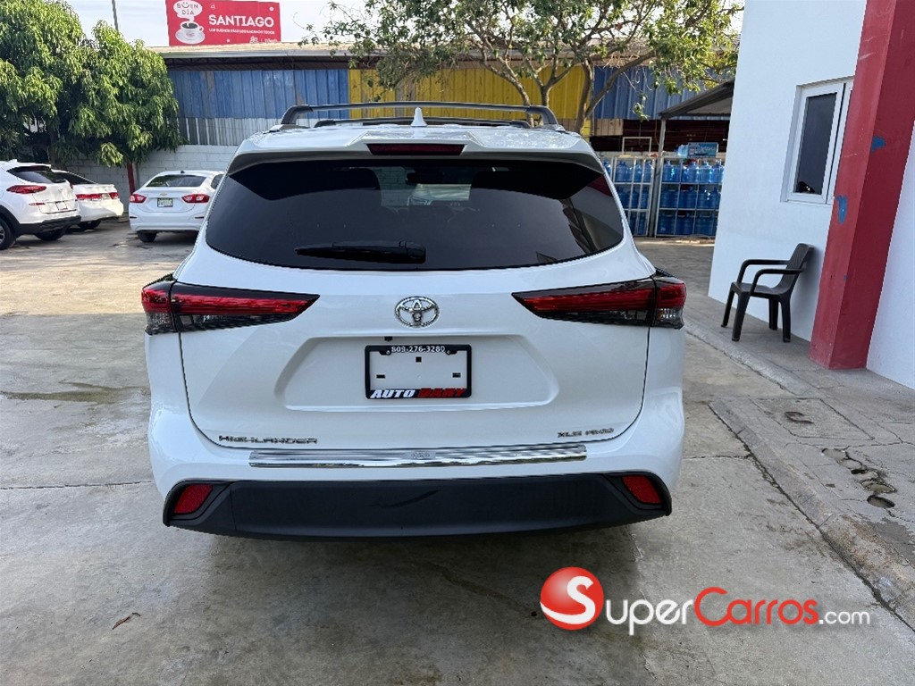 2021 Toyota Highlander XLE — foto 4 / 12