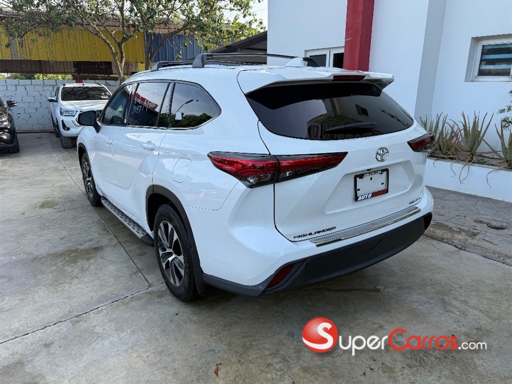 2021 Toyota Highlander XLE — foto 5 / 12