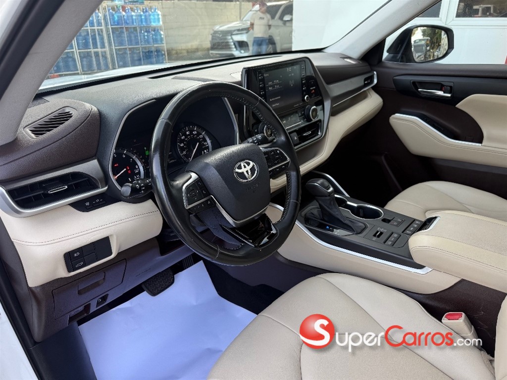 2021 Toyota Highlander XLE — foto 6 / 12