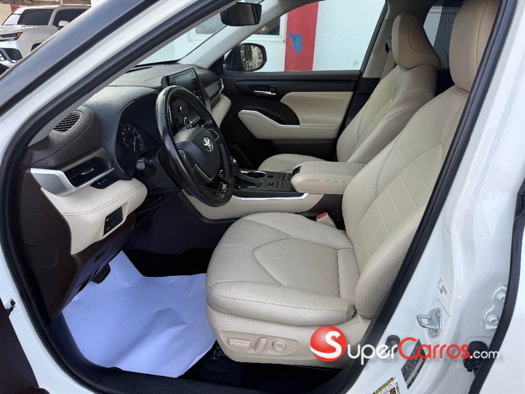 2021 Toyota Highlander XLE — foto 7 / 12