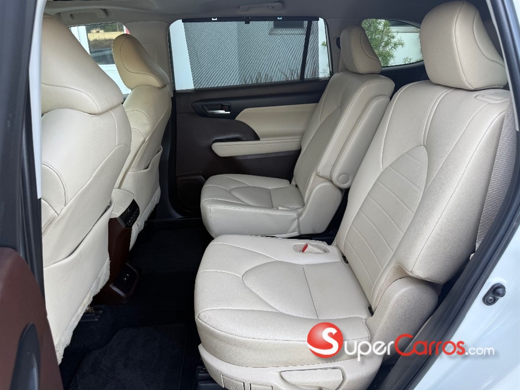2021 Toyota Highlander XLE — foto 9 / 12