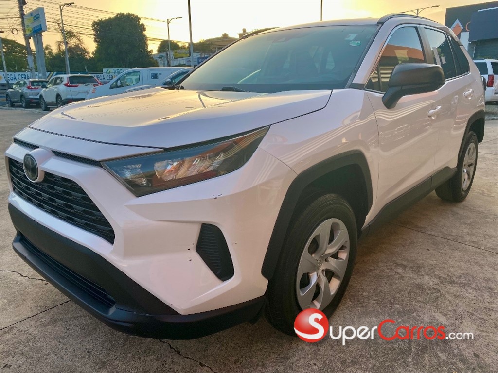 2020 Toyota RAV4 LE