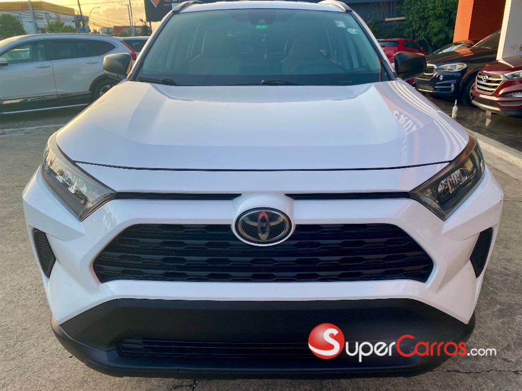 2020 Toyota RAV4 LE — foto 2 / 12