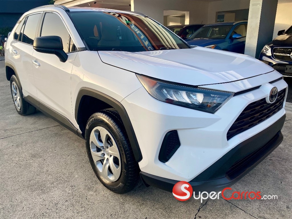 2020 Toyota RAV4 LE — foto 3 / 12
