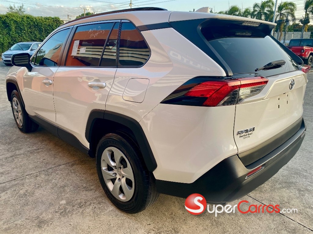 2020 Toyota RAV4 LE — foto 5 / 12