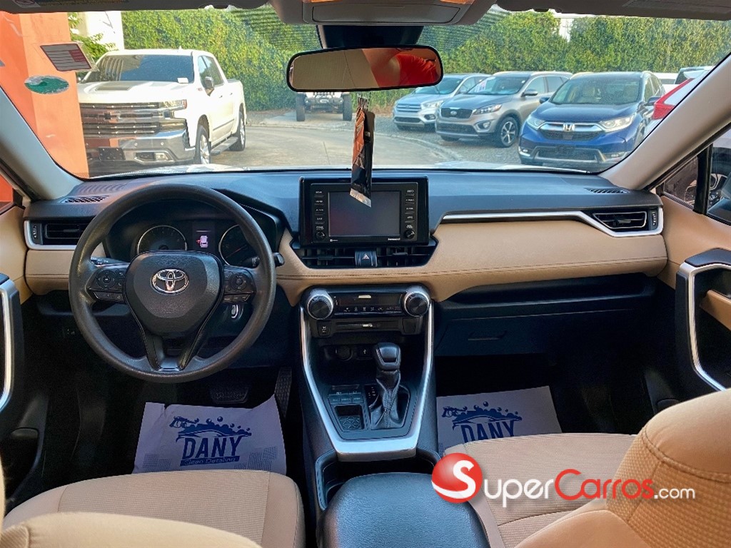 2020 Toyota RAV4 LE — foto 7 / 12