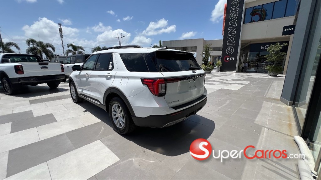 2025 Ford Explorer Active — foto 6 / 12