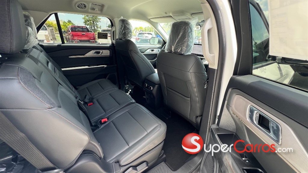 2025 Ford Explorer Active — foto 8 / 12