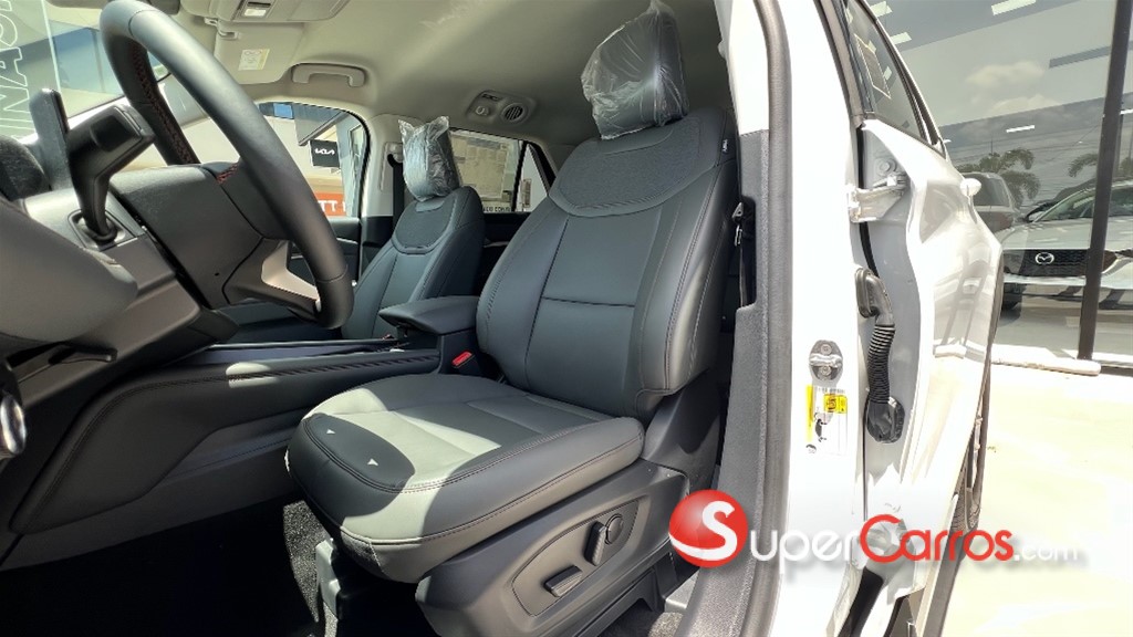 2025 Ford Explorer Active — foto 12 / 12