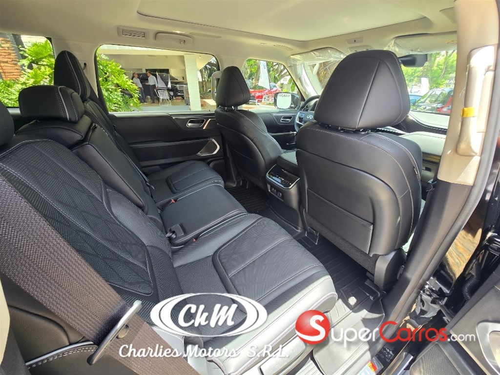 2027 Infiniti QX-80 — foto 8 / 12