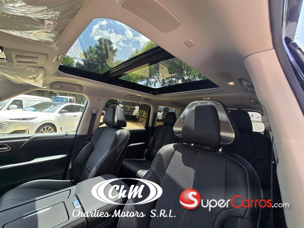 2027 Infiniti QX-80 — foto 11 / 12