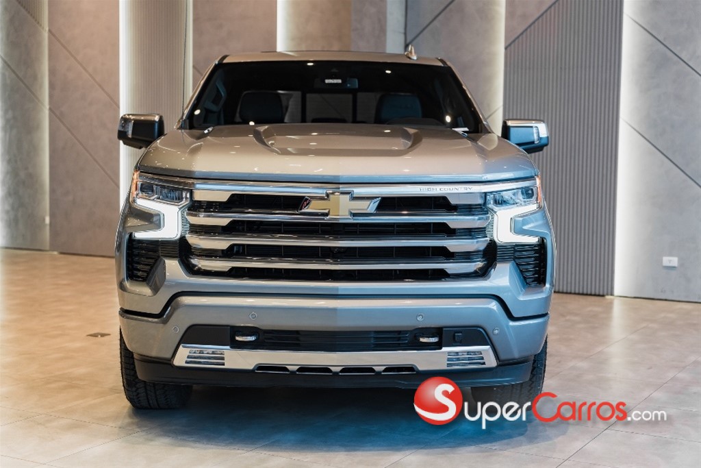 2025 Chevrolet Silverado High Country Duramax — foto 2 / 11