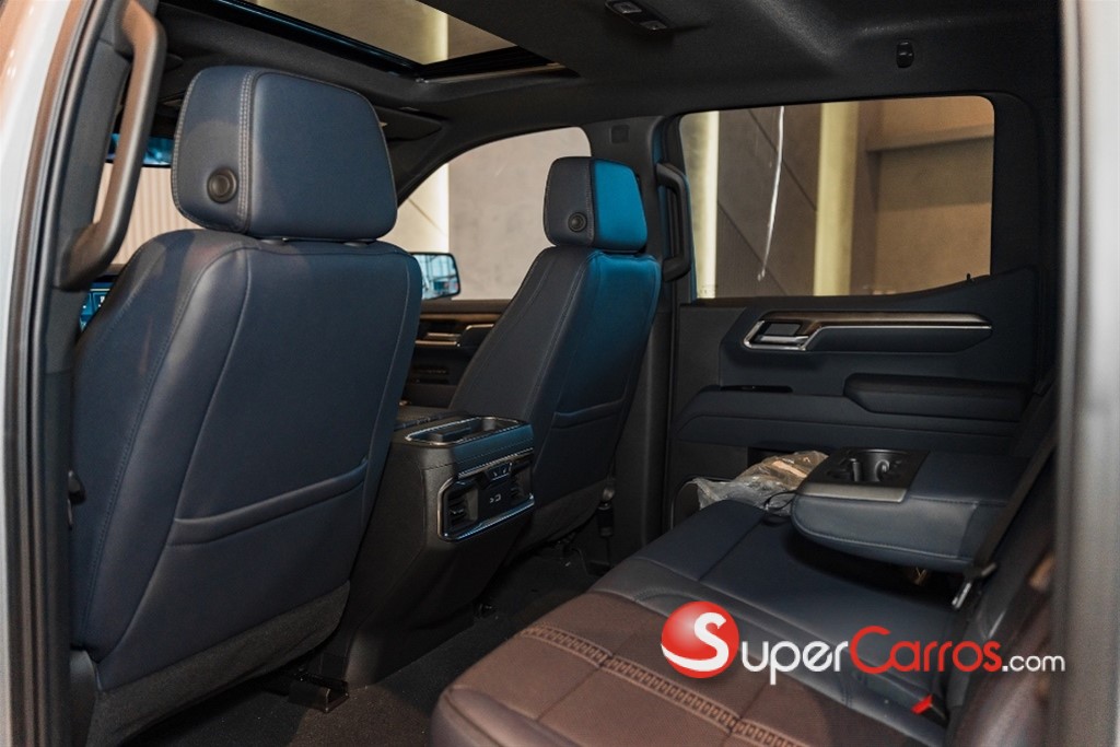 2025 Chevrolet Silverado High Country Duramax — foto 8 / 11