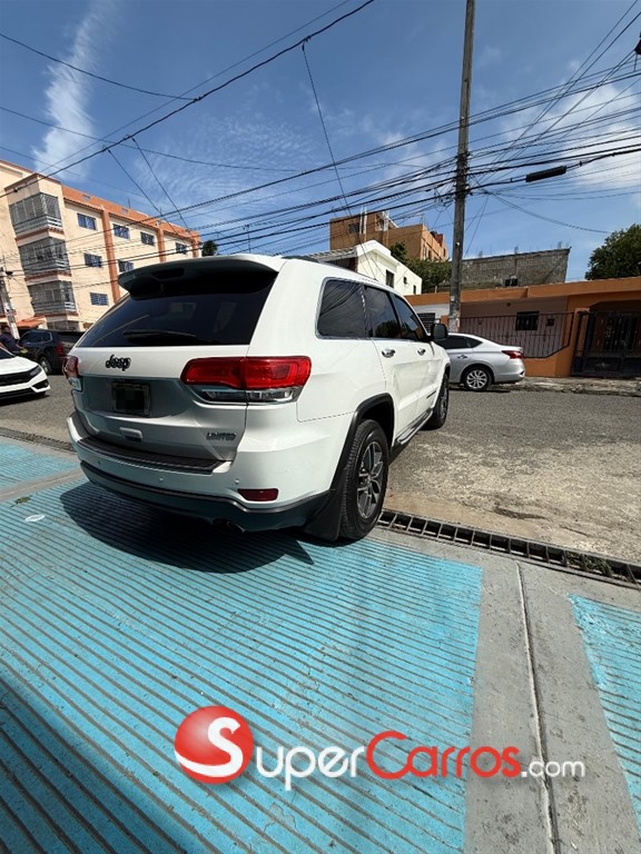 2017 Jeep Grand Cherokee Limited — foto 10 / 12