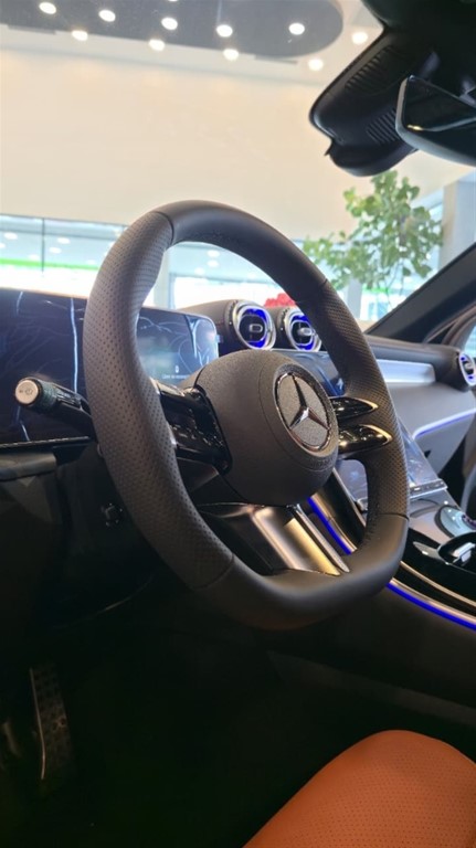 2025 Mercedes-Benz Clase GLC 200 Coupe — foto 9 / 12