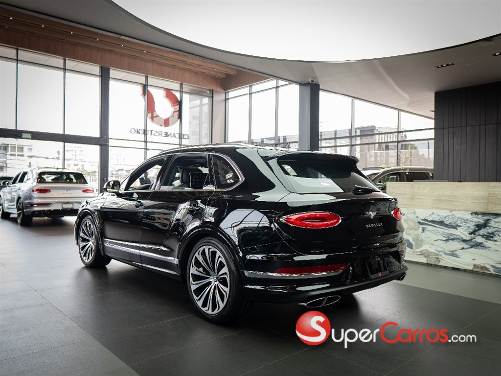 2025 Bentley Bentayga — foto 6 / 11