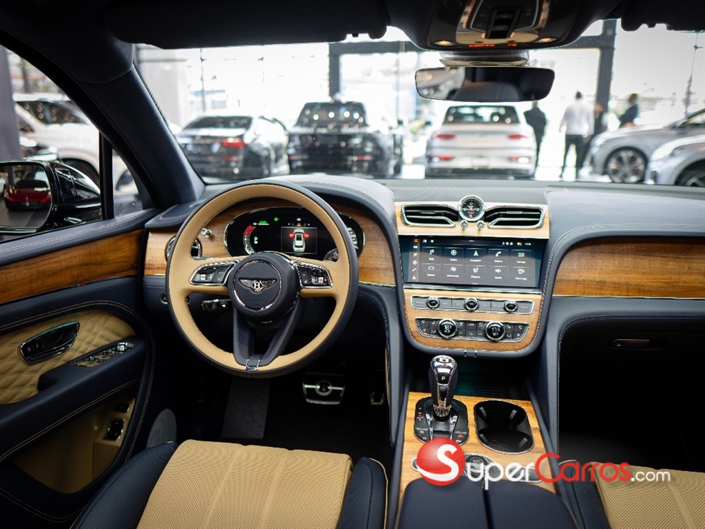 2025 Bentley Bentayga — foto 7 / 11