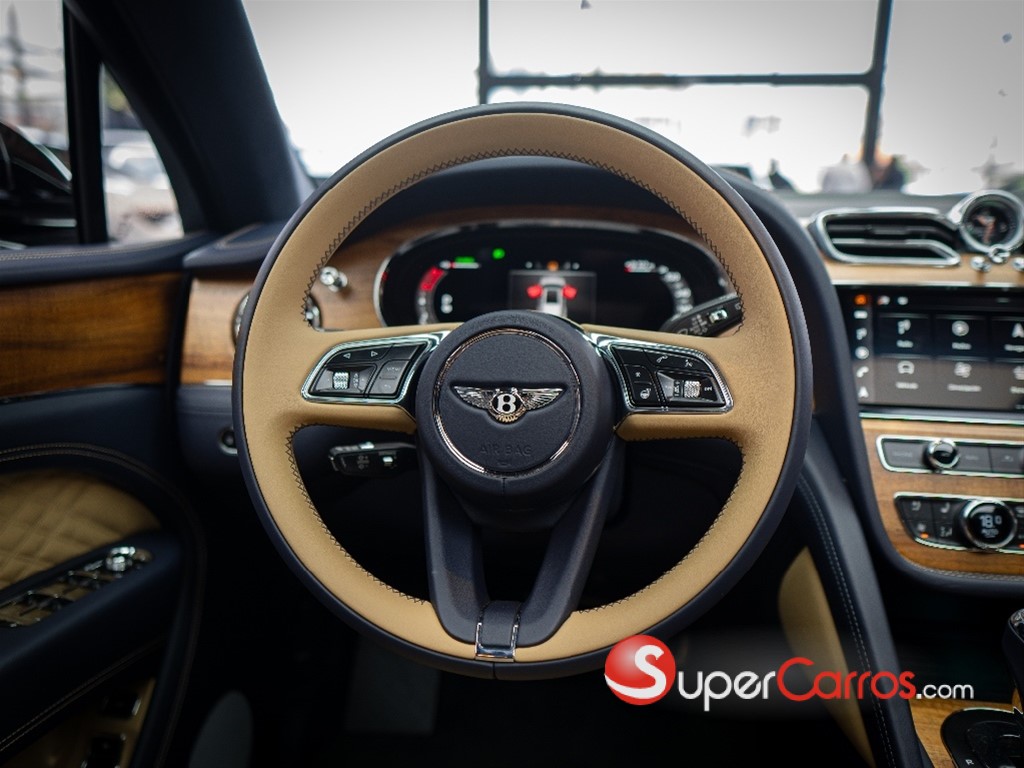 2025 Bentley Bentayga — foto 8 / 11