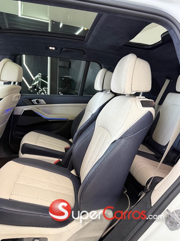 2020 BMW X 7 xDrive 40i Mpackage — foto 7 / 11