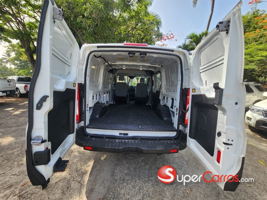 2019 Ford Transit 250 Cargo — foto 7 / 12