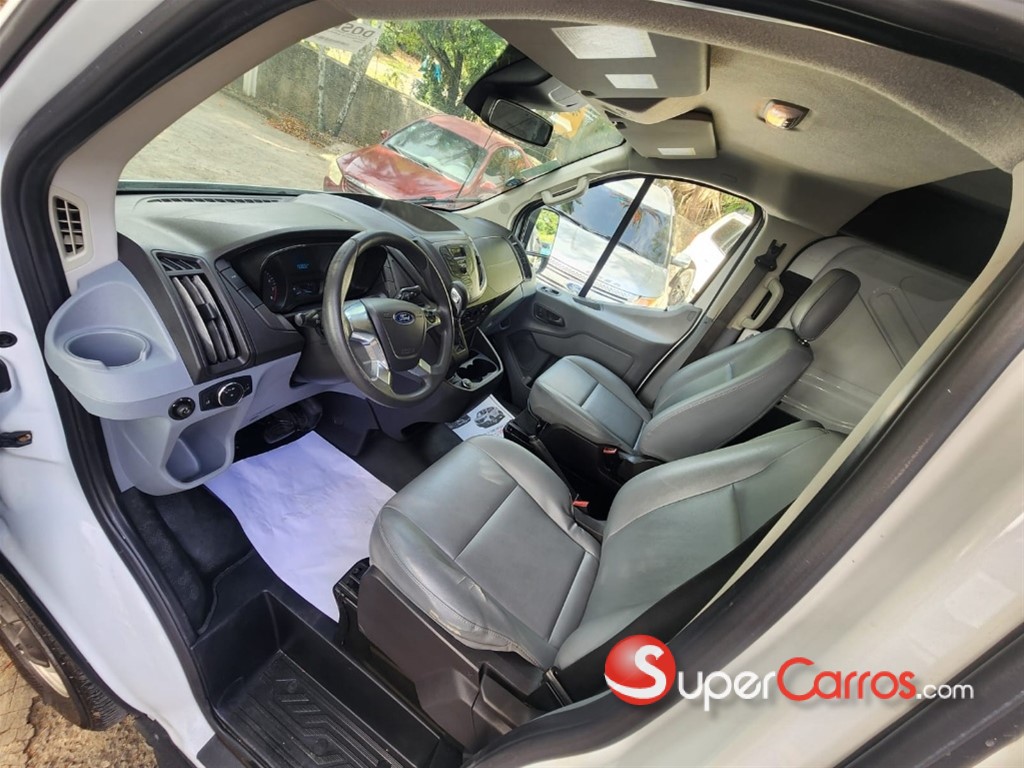 2019 Ford Transit 250 Cargo — foto 8 / 12