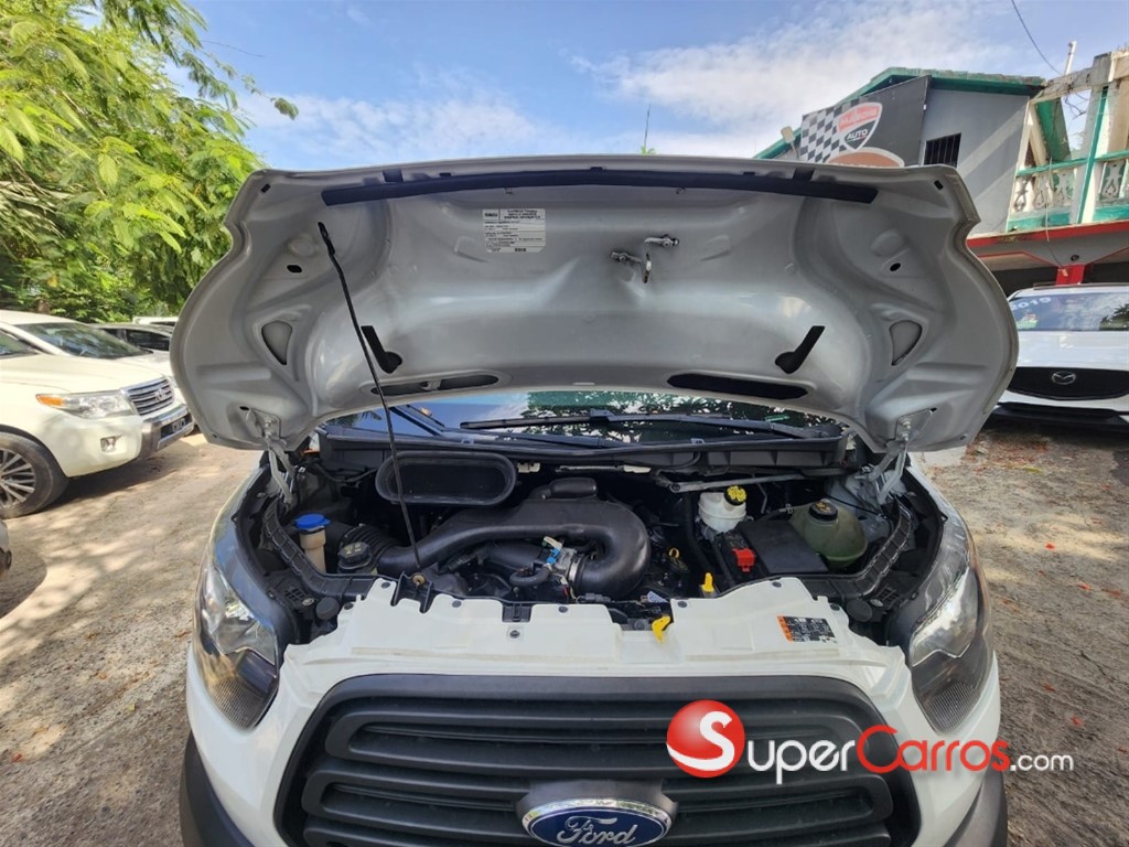 2019 Ford Transit 250 Cargo — foto 12 / 12