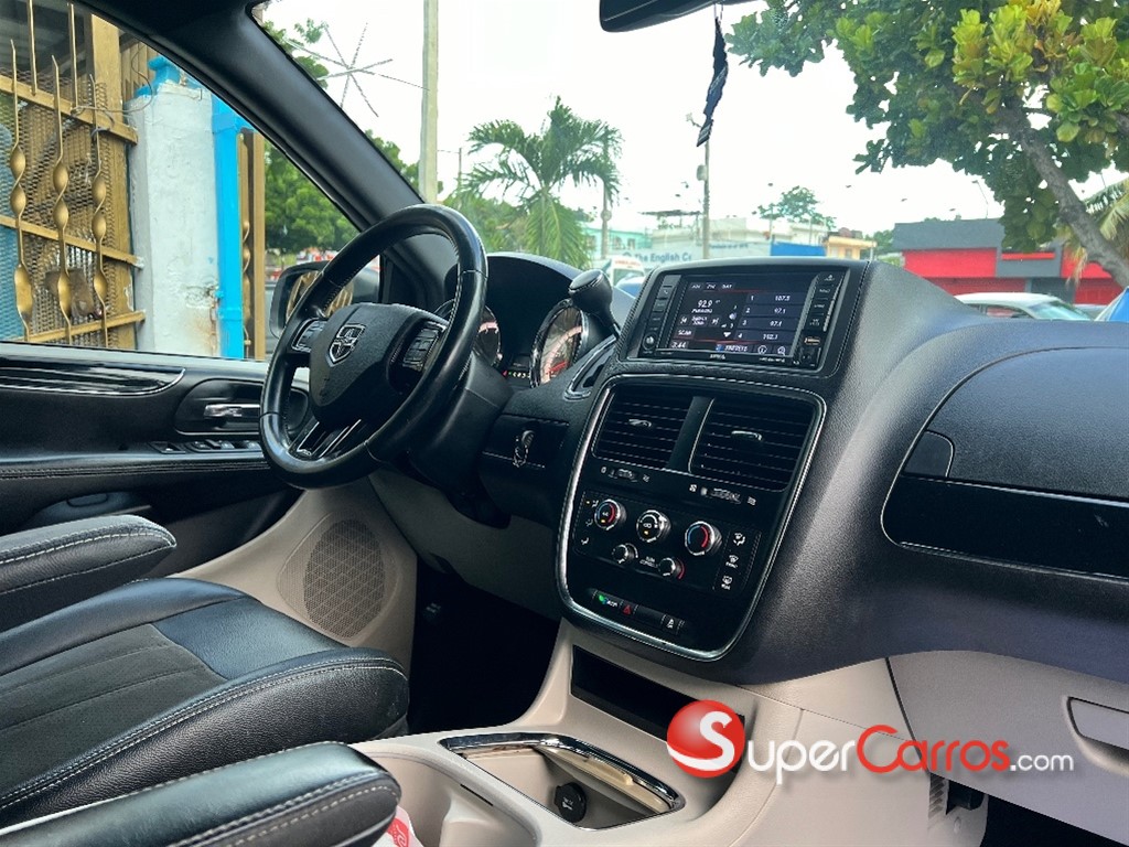2020 Dodge Grand Caravan SXT — foto 9 / 11