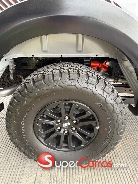 2025 Ford F 150 Raptor — foto 9 / 11
