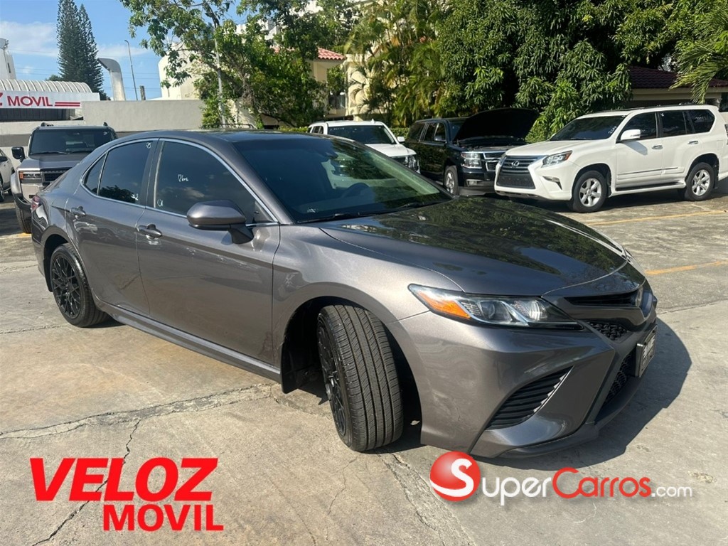 2019 Toyota Camry SE — foto 2 / 8