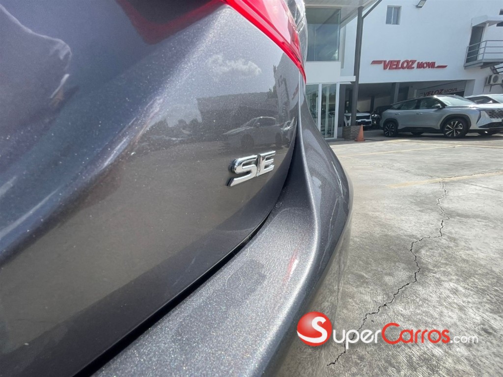 2019 Toyota Camry SE — foto 5 / 8