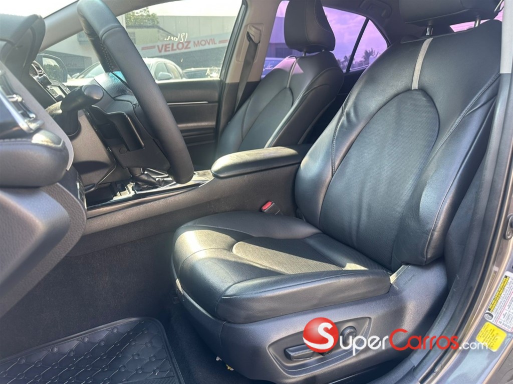 2019 Toyota Camry SE — foto 6 / 8