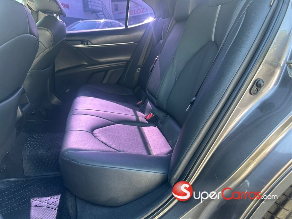 2019 Toyota Camry SE — foto 8 / 8