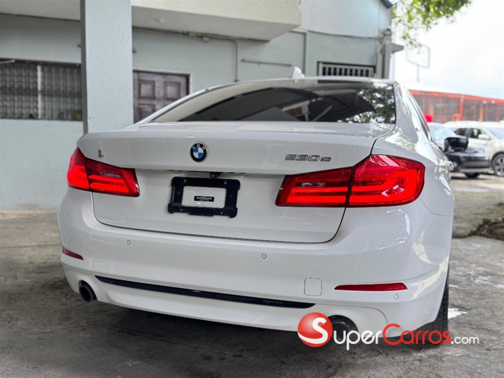 2018 BMW Serie 5 530E — foto 2 / 12