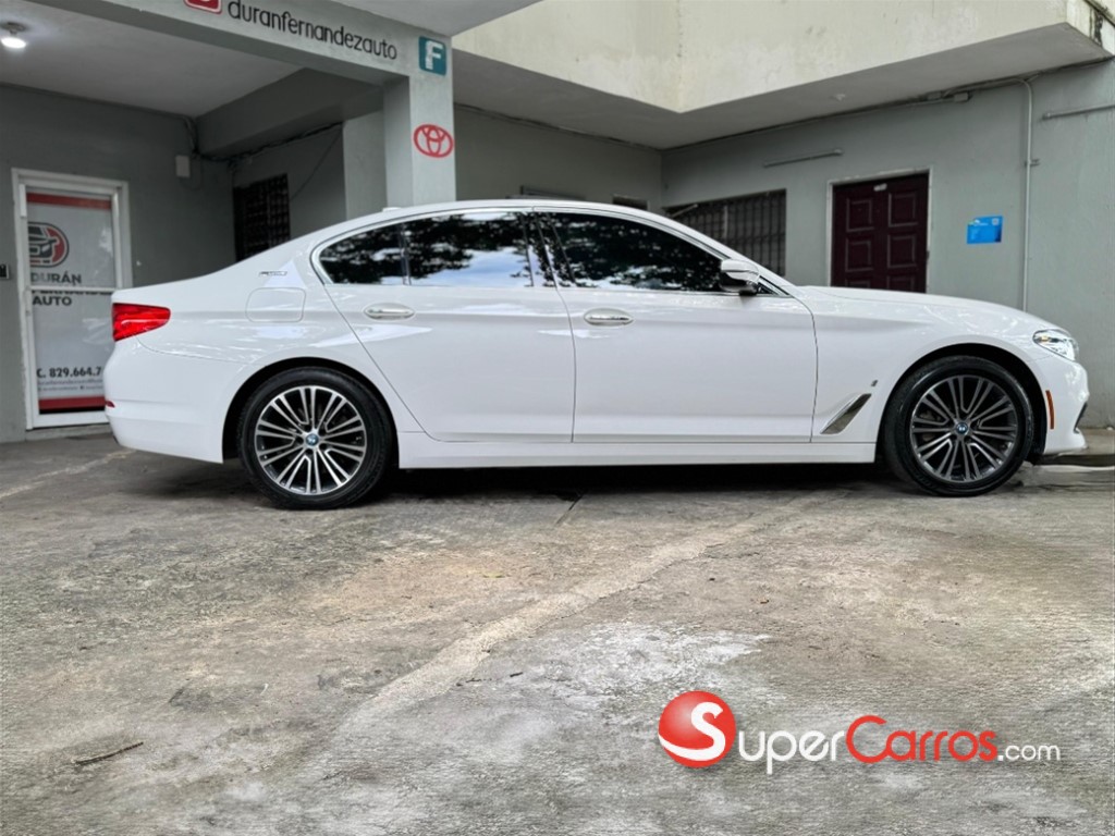 2018 BMW Serie 5 530E — foto 7 / 12
