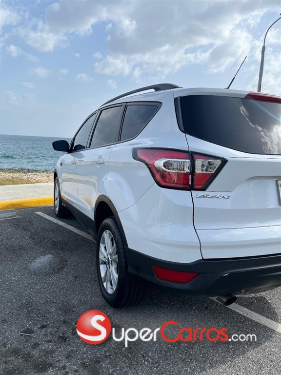 2017 Ford Escape SE Ecoboost — foto 11 / 12