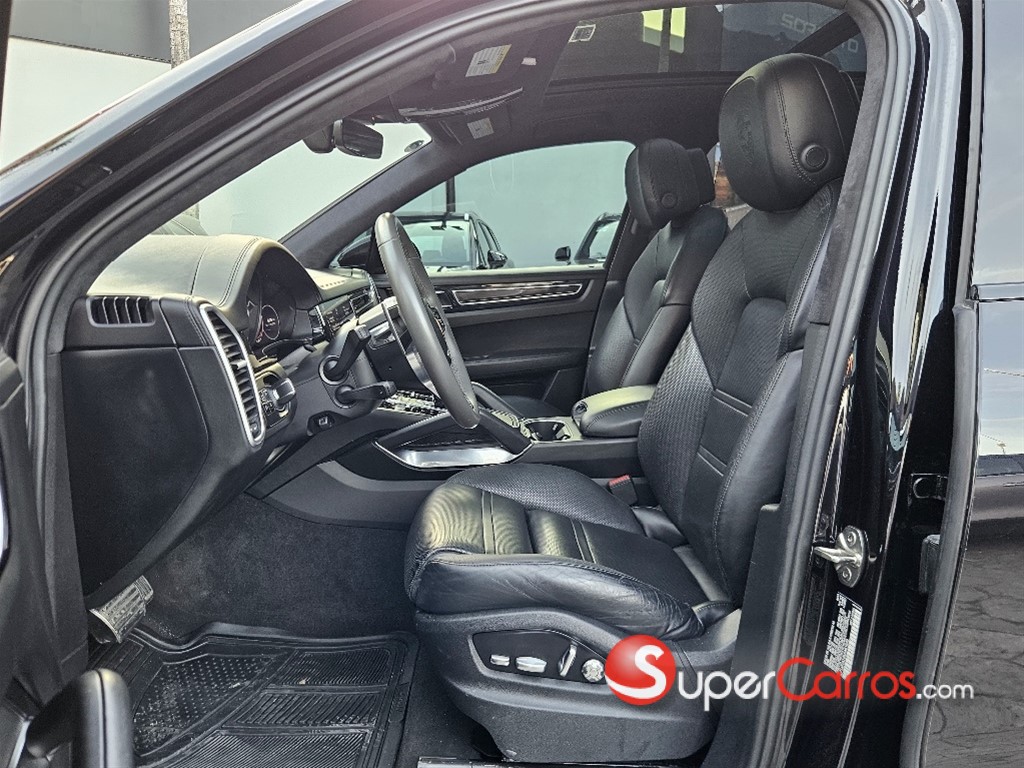 2019 Porsche Cayenne Turbo — foto 8 / 12