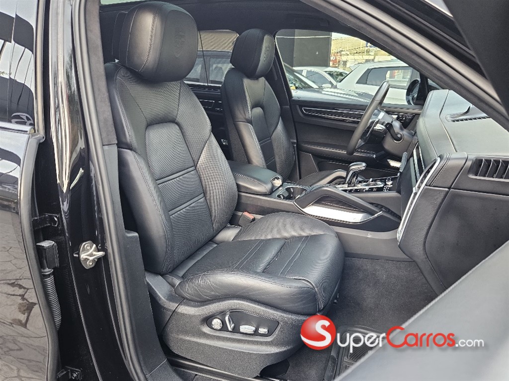 2019 Porsche Cayenne Turbo — foto 10 / 12