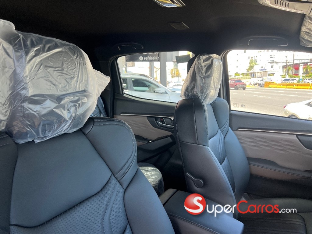 2027 Isuzu DMAX LSE — foto 7 / 12