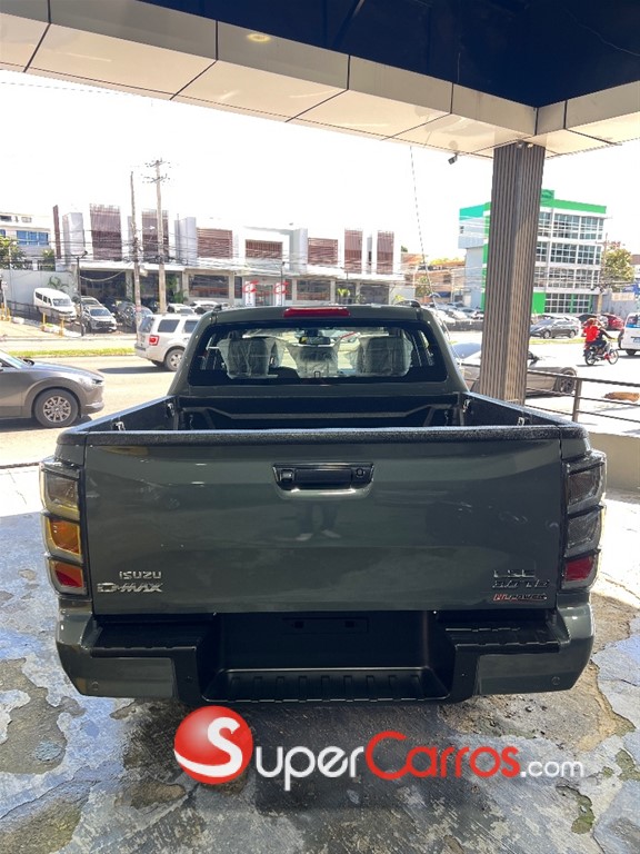 2027 Isuzu DMAX LSE — foto 9 / 12