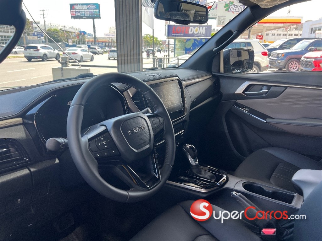 2027 Isuzu DMAX LSE — foto 10 / 12