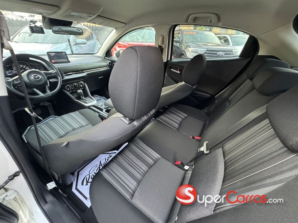 2020 Mazda 2 — foto 8 / 10