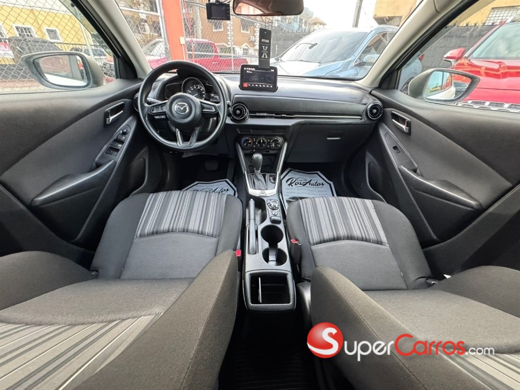2020 Mazda 2 — foto 9 / 10