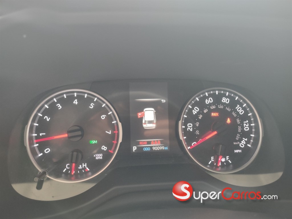 2021 Toyota RAV4 XLE — foto 5 / 10
